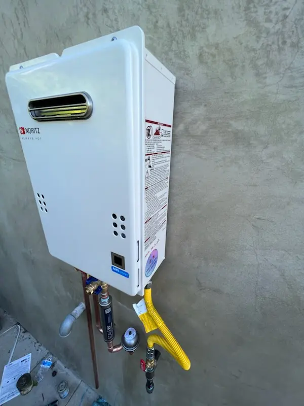 Tankless water heater installation for Vista del Verde homes